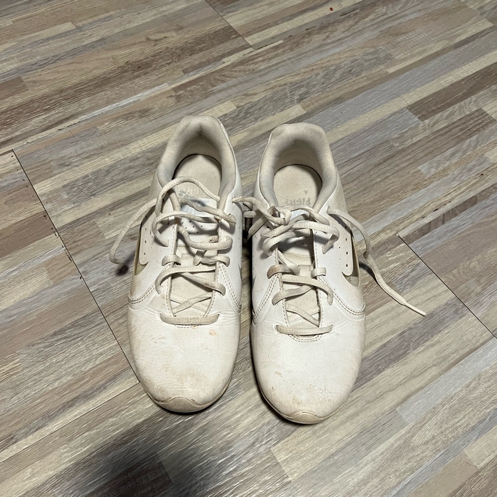 Nike cheer shoes